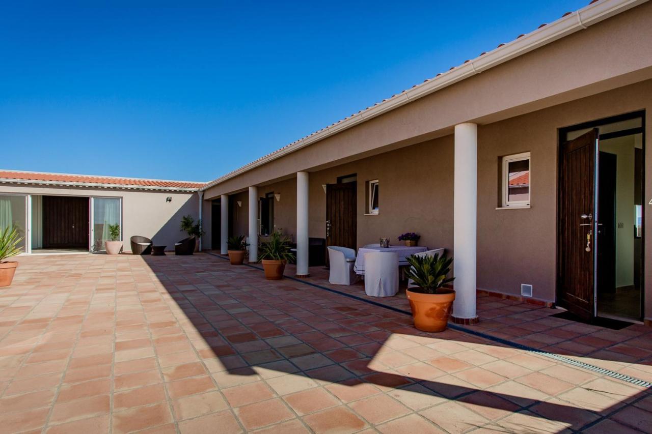 Corte Velada Guest House By Lovelystay Lagos Esterno foto
