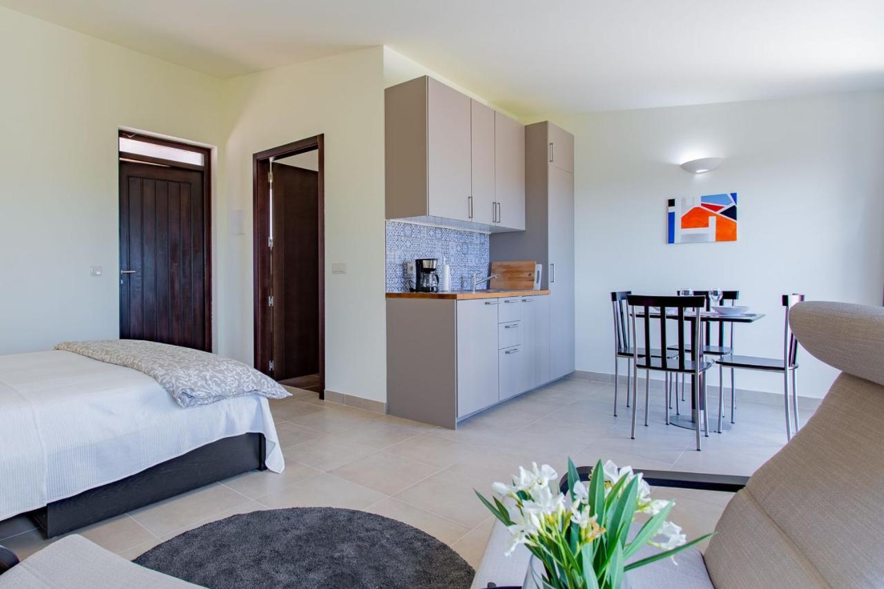 Corte Velada Guest House By Lovelystay Lagos Esterno foto
