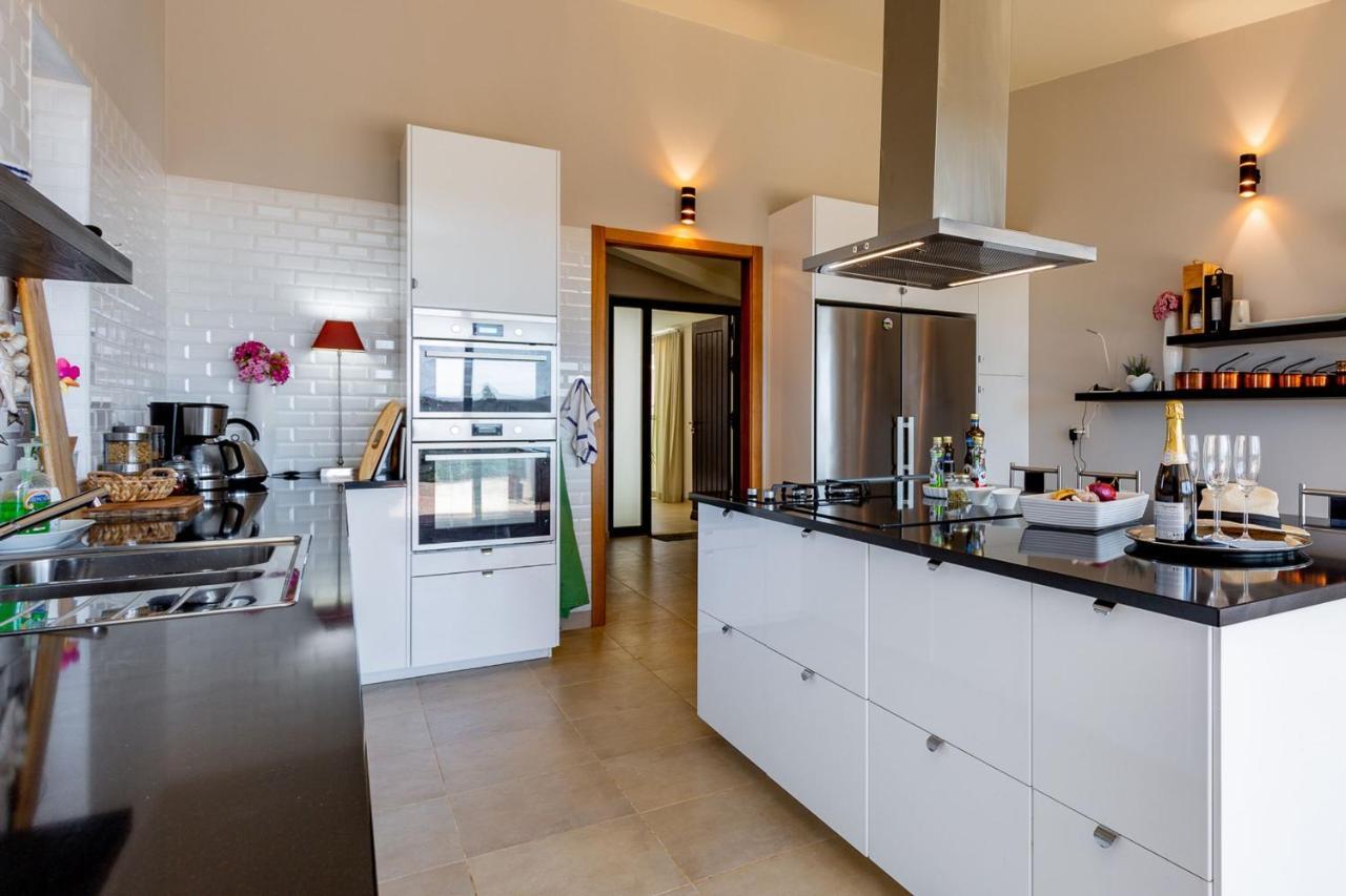 Corte Velada Guest House By Lovelystay Lagos Esterno foto